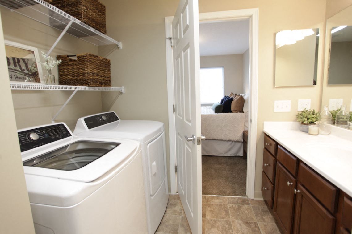 Photos and Video of Laurel Bluff Apartments in Reynoldsburg, OH